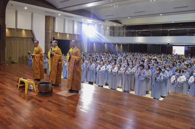 Dharma Talk “Peaceful place to stop ” – The 96th Seven-Day Retreat